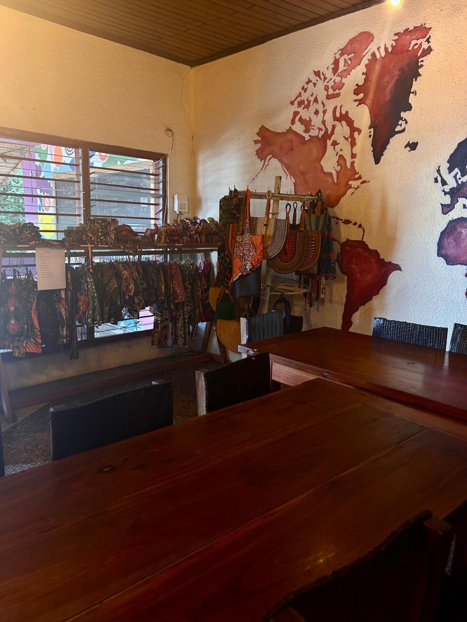 Tumi Hostel Kumasi Exterior photo